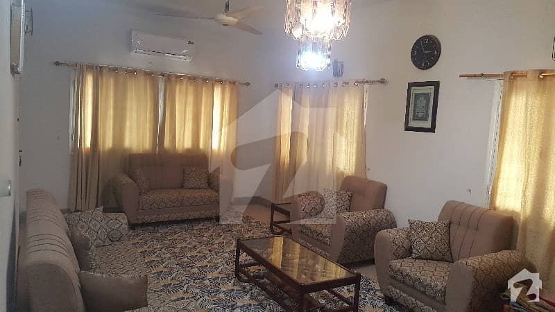 400 Square Well Maintained House In Block R