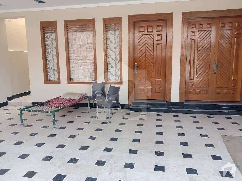 سوان گارڈن اسلام آباد میں 4 کمروں کا 18 مرلہ مکان 2.9 کروڑ میں برائے فروخت۔