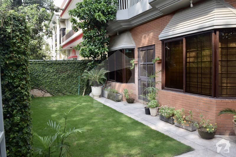 12 Marla Double Storey House For Sale In I-8/3 12 Marla Double Storey House For Sale In I-8/3