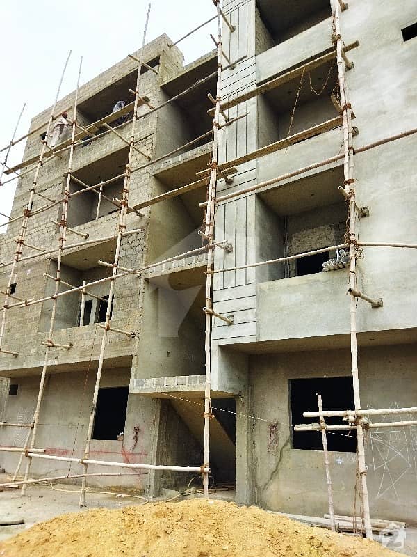 کے ڈی اے آفیسرز سوسائٹی گلشنِ اقبال ٹاؤن کراچی میں 2 کمروں کا 4 مرلہ فلیٹ 75 لاکھ میں برائے فروخت۔