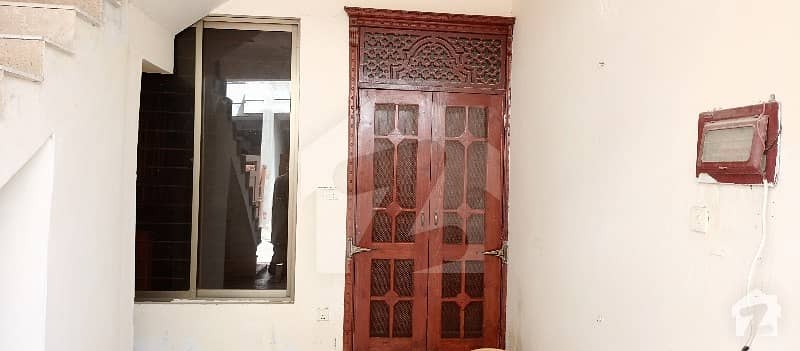 رائل ایونیو اسلام آباد میں 3 کمروں کا 5 مرلہ مکان 25 ہزار میں کرایہ پر دستیاب ہے۔