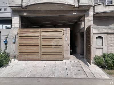 رائل گارڈن لاہور میں 5 کمروں کا 8 مرلہ مکان 1.6 کروڑ میں برائے فروخت۔