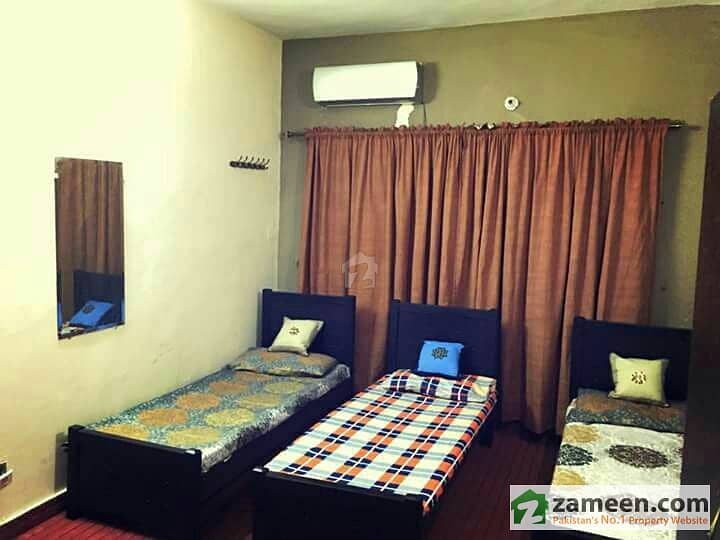 Room Is Available For Rent In Hostel And Guest House