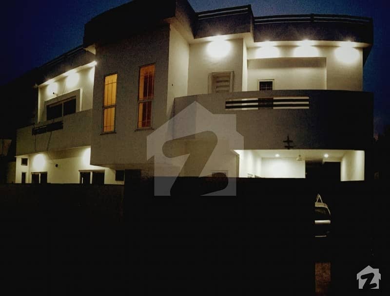 10 Marla House For Sale In Sheikh Colony