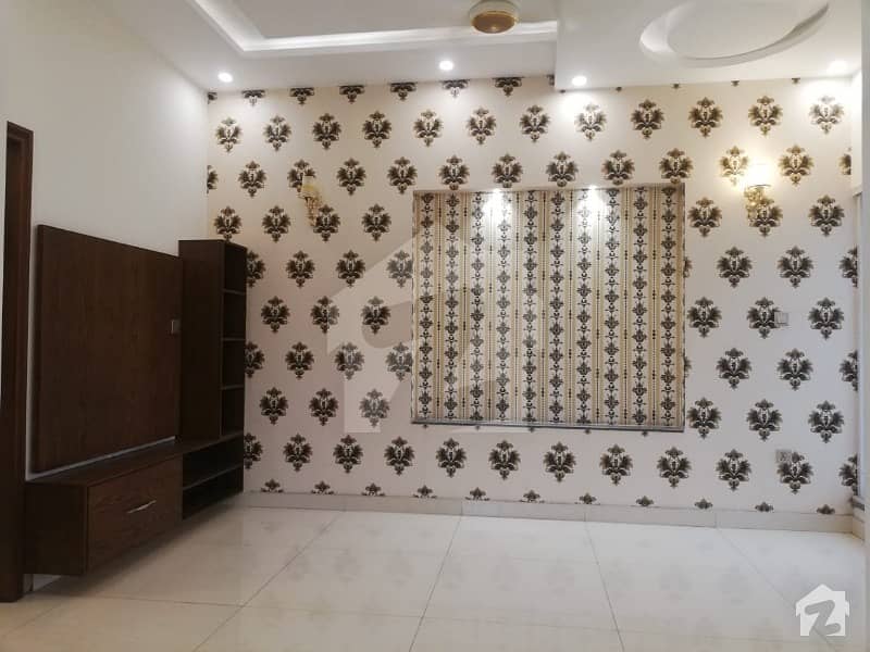 ڈی ایچ اے 9 ٹاؤن ڈیفنس (ڈی ایچ اے) لاہور میں 3 کمروں کا 5 مرلہ مکان 60 ہزار میں کرایہ پر دستیاب ہے۔