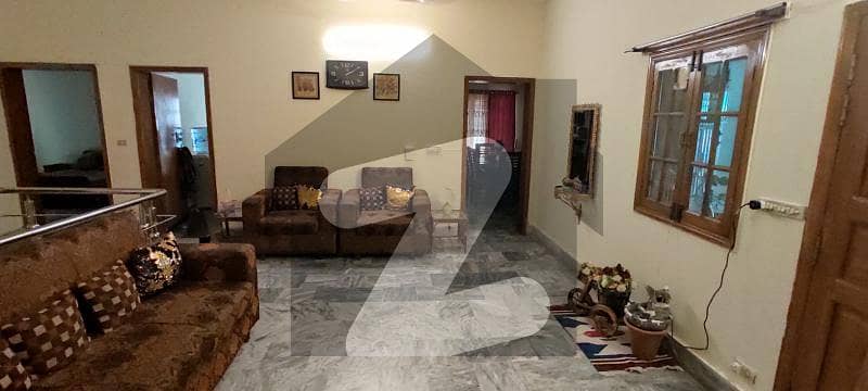 پشاور روڈ راولپنڈی میں 5 کمروں کا 10 مرلہ بالائی پورشن 1.8 کروڑ میں برائے فروخت۔