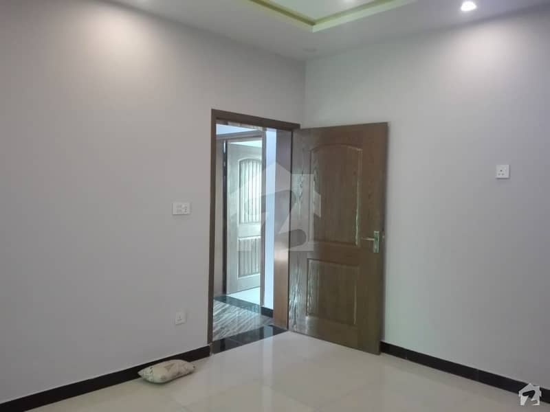 In Mumtaz Colony House Sized 8 Marla For Rent