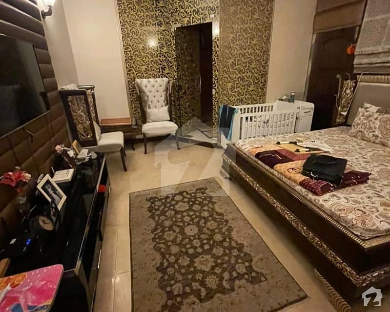 گارڈن ٹاؤن لاہور میں 6 کمروں کا 2.2 کنال مکان 16 کروڑ میں برائے فروخت۔