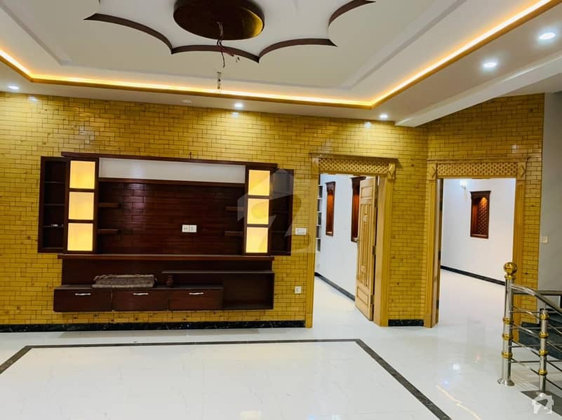 Great House Available In Peshawar For Sale