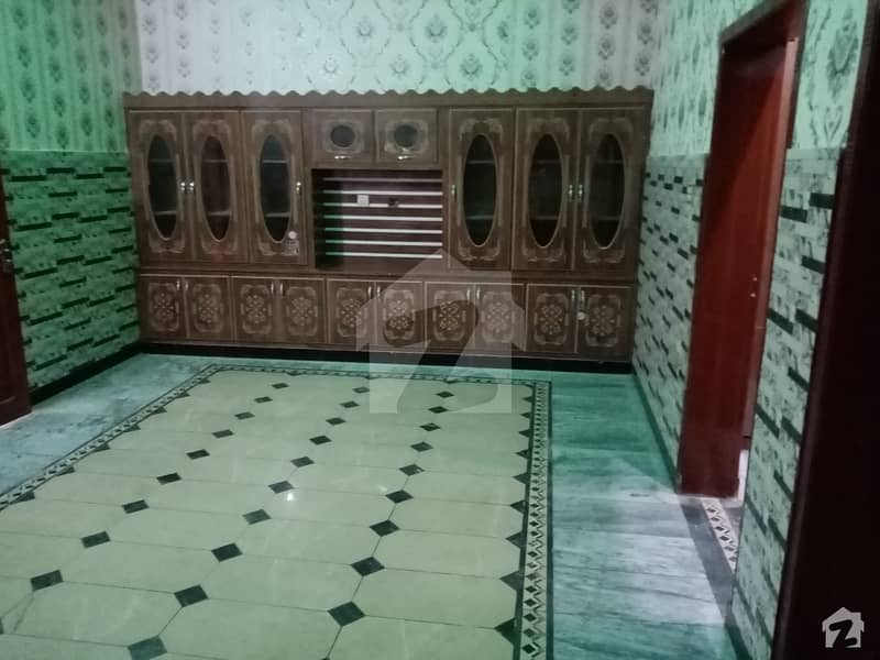 خیابانِ سرسید راولپنڈی میں 3 کمروں کا 10 مرلہ مکان 4.5 کروڑ میں برائے فروخت۔
