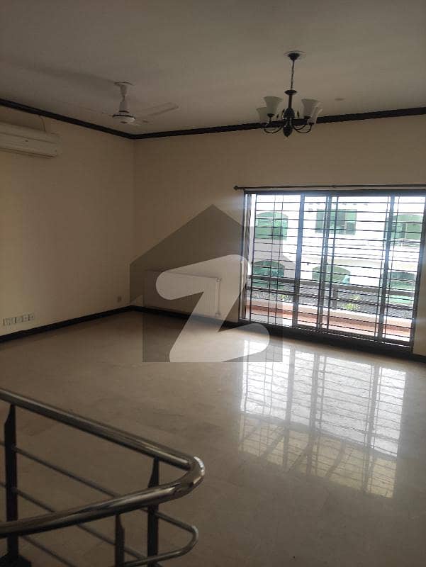I-8 Tile Flooring Independent One Unit Full House Is For Rent On Ideal Location .