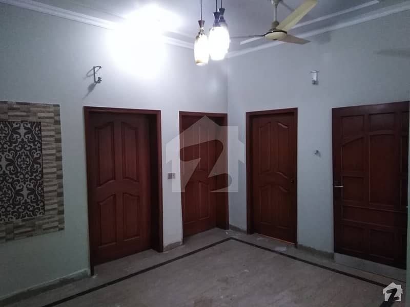 In Gulberg Lower Portion Sized 2 Kanal For Rent