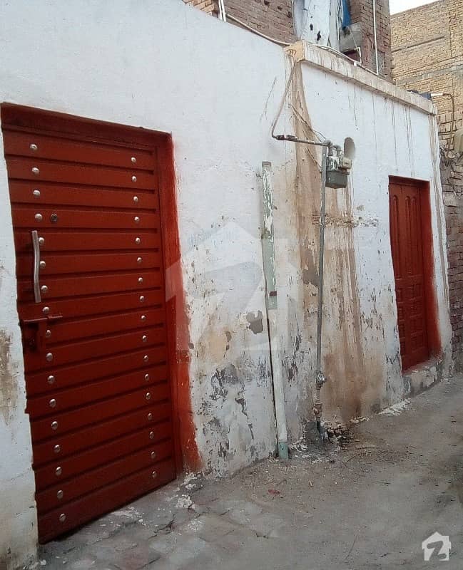 مستوئی کالونی ڈیرہ غازی خان میں 2 کمروں کا 3 مرلہ مکان 27 لاکھ میں برائے فروخت۔