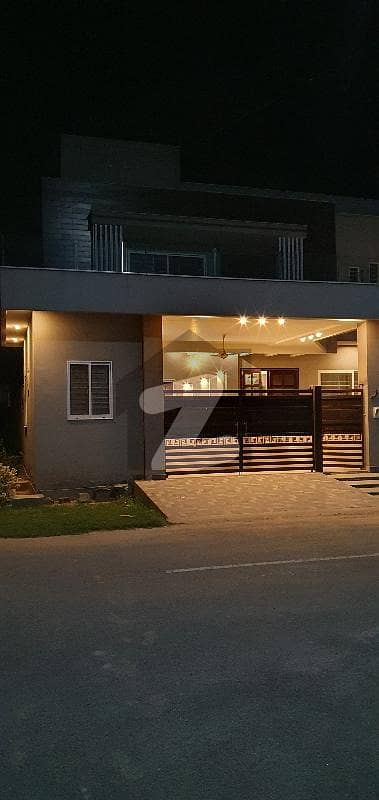 ایڈن ویلی فیصل آباد میں 4 کمروں کا 11 مرلہ مکان 3.5 کروڑ میں برائے فروخت۔