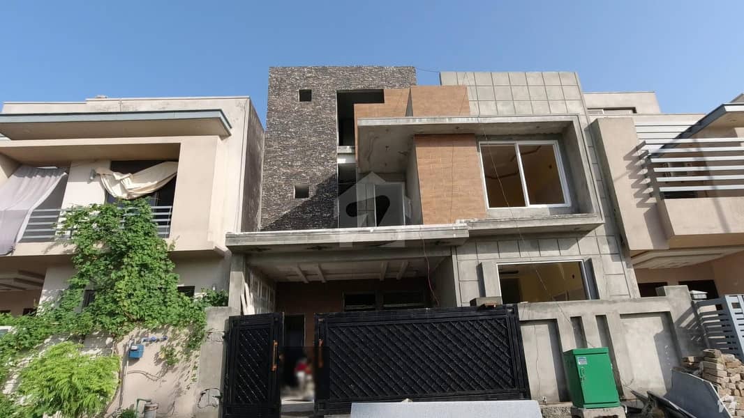 7 Marla Luxury House Available For Sale In Faisal Town