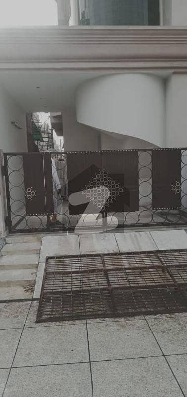 1 Kanal Upper Portion Separate Gate Available For Rent In Dha Phase 4 Lahore