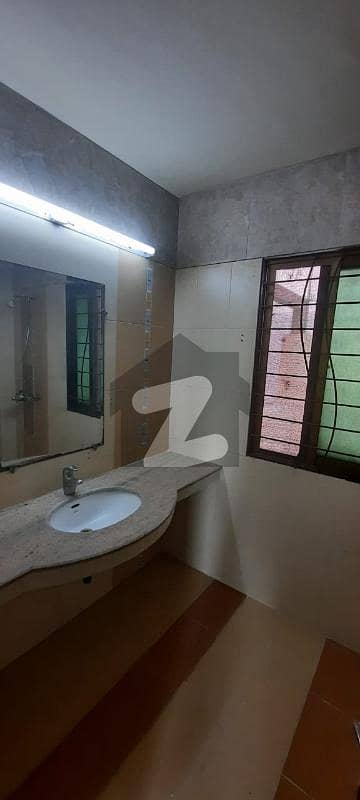 لیک سٹی ۔ سیکٹر ایم ۔ 1 لیک سٹی رائیونڈ روڈ لاہور میں 5 کمروں کا 13 مرلہ مکان 2.9 کروڑ میں برائے فروخت۔