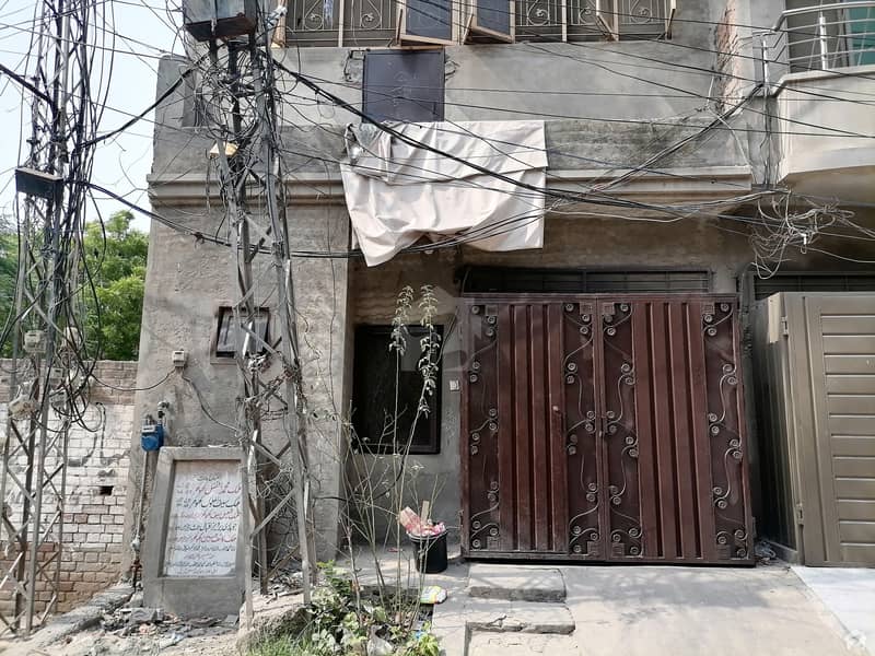 ملتان روڈ لاہور میں 4 کمروں کا 4 مرلہ مکان 70 لاکھ میں برائے فروخت۔