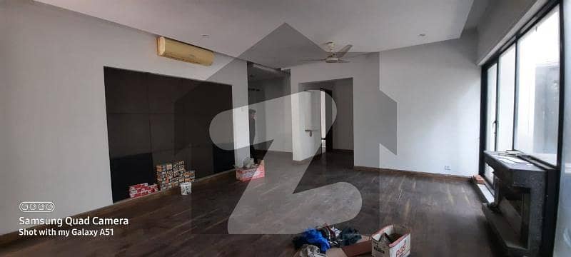 ڈی ایچ اے ہومز ڈی ایچ اے فیز 5 ڈیفنس (ڈی ایچ اے) لاہور میں 7 کمروں کا 2 کنال مکان 15 کروڑ میں برائے فروخت۔