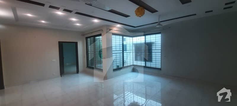 10 Marla House For Rent In Paragon City