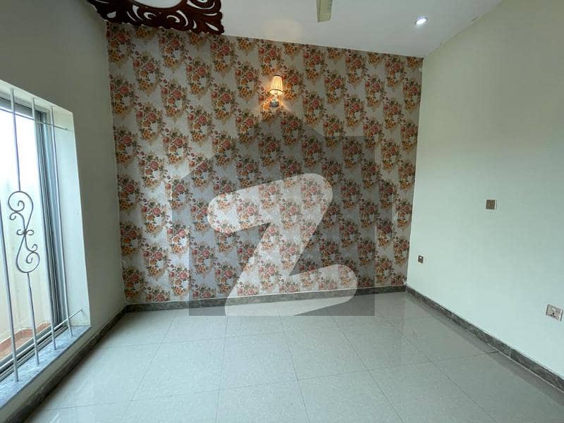 ڈی ایچ اے 9 ٹاؤن ۔ بلاک سی ڈی ایچ اے 9 ٹاؤن ڈیفنس (ڈی ایچ اے) لاہور میں 3 کمروں کا 5 مرلہ مکان 1.5 کروڑ میں برائے فروخت۔