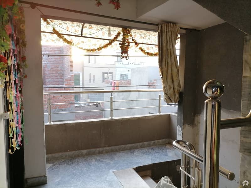 گلشنِ راوی لاہور میں 3 کمروں کا 5 مرلہ مکان 50 ہزار میں کرایہ پر دستیاب ہے۔