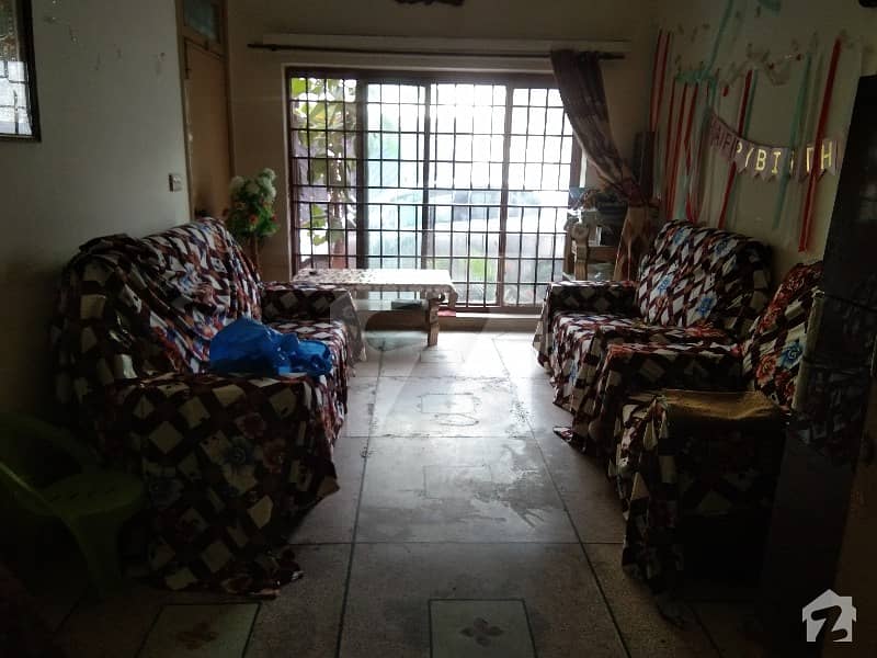 جوہر ٹاؤن فیز 2 جوہر ٹاؤن لاہور میں 4 کمروں کا 8 مرلہ مکان 1.75 کروڑ میں برائے فروخت۔