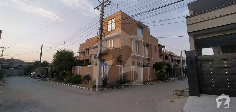 ارباب سبز علی خان ٹاؤن ایگزیکٹو لاجز ارباب سبز علی خان ٹاؤن ورسک روڈ پشاور میں 8 کمروں کا 1 کنال مکان 4.5 کروڑ میں برائے فروخت۔