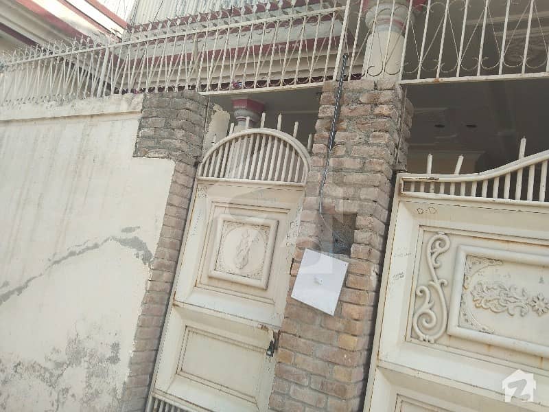 پولیس کالونی پشاور میں 4 کمروں کا 10 مرلہ مکان 35 ہزار میں کرایہ پر دستیاب ہے۔