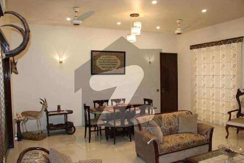 گلشنِ معمار - سیکٹر یو گلشنِ معمار گداپ ٹاؤن کراچی میں 6 کمروں کا 1.23 کنال مکان 5.5 کروڑ میں برائے فروخت۔
