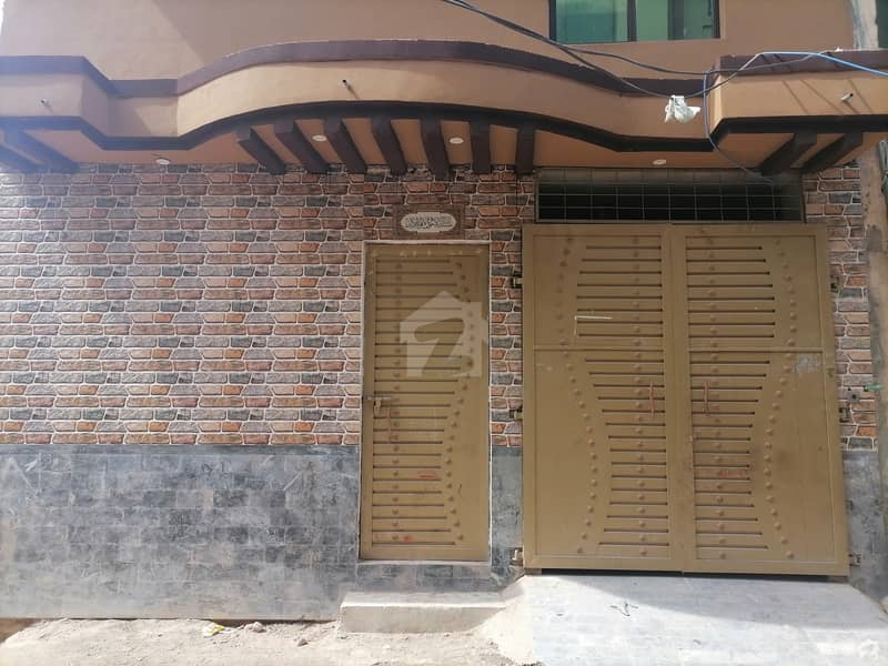 سرحد یونیورسٹی رِنگ روڈ پشاور میں 5 کمروں کا 4 مرلہ مکان 80 لاکھ میں برائے فروخت۔