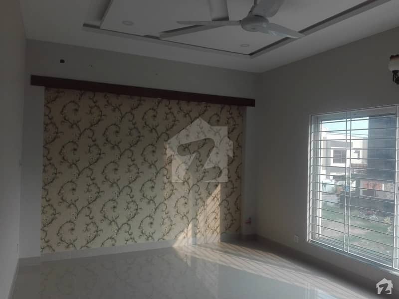 گلستان کالونی راولپنڈی میں 6 کمروں کا 14 مرلہ مکان 3.01 کروڑ میں برائے فروخت۔