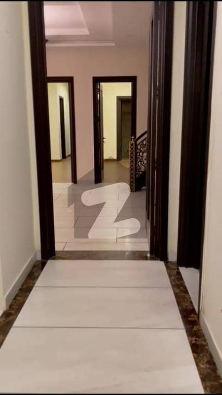 ای ایم ای سوسائٹی لاہور میں 4 کمروں کا 13 مرلہ مکان 4 کروڑ میں برائے فروخت۔