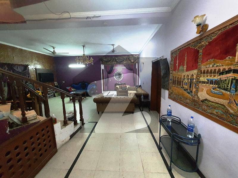 ویلینشیاء ہاؤسنگ سوسائٹی لاہور میں 5 کمروں کا 1 کنال مکان 5 کروڑ میں برائے فروخت۔