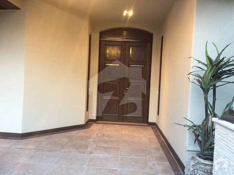 32 Marla 05 Bed Luxury Villa In Sarwar Colony On Sale Facing Park Fully Renovated