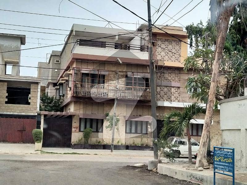 دارالامان سوسائٹی کراچی میں 3 کمروں کا 10 مرلہ بالائی پورشن 2.25 کروڑ میں برائے فروخت۔
