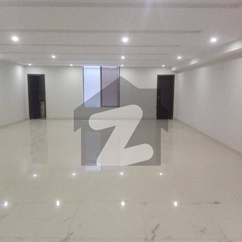 15 Marla Life Time Commercial Building On Main Pia Road,lahore