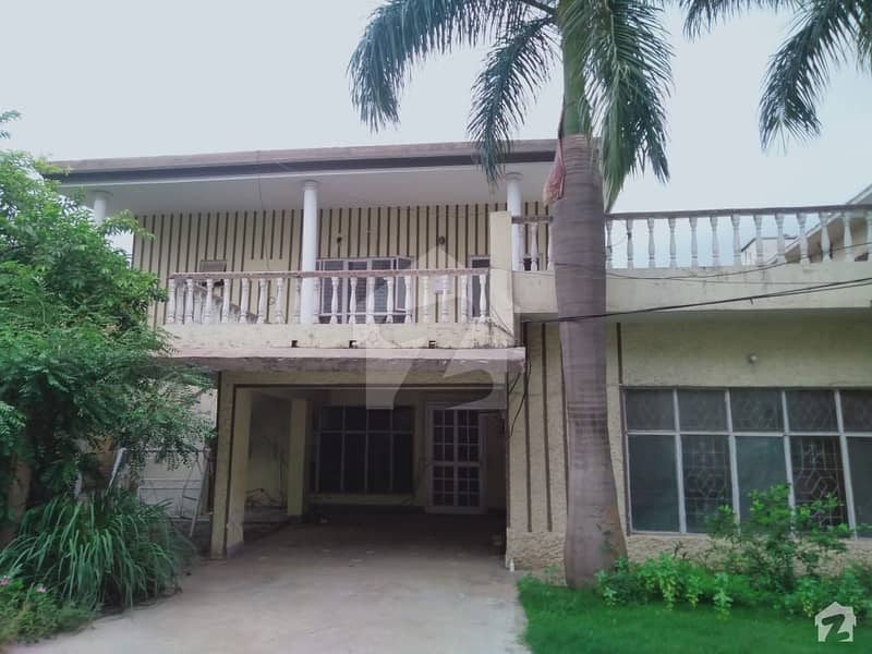 شیرزمان کالونی راولپنڈی میں 5 کمروں کا 18 مرلہ مکان 65 ہزار میں کرایہ پر دستیاب ہے۔