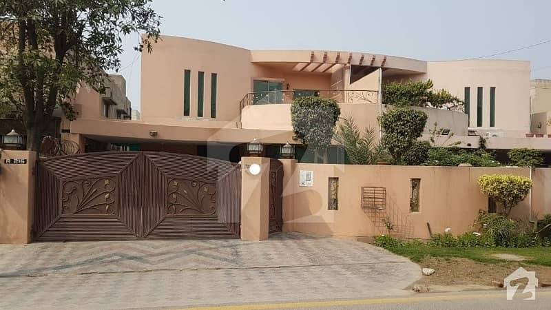 2 Kanal  Commercial House  For Rent  In Gulberg 3 Lahore