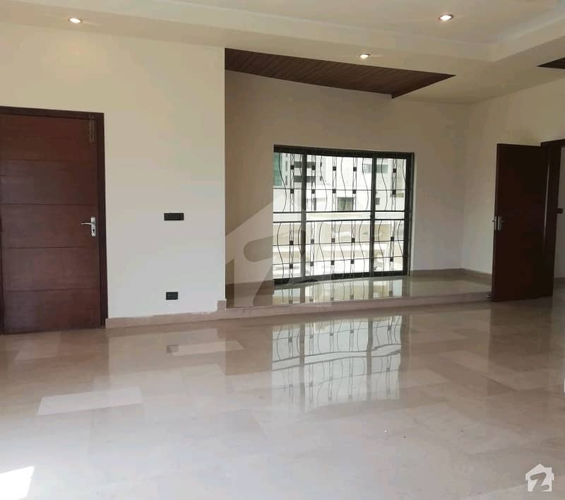 Single Storey House  Is Available For Rent