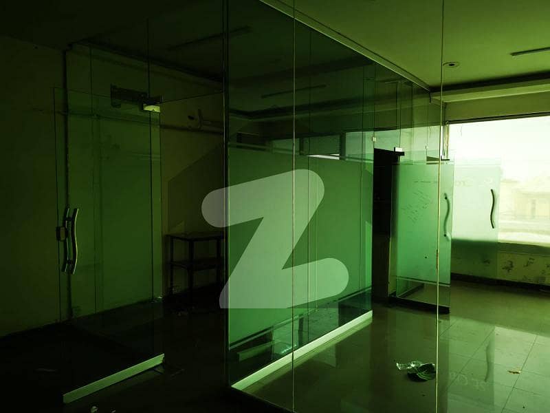 ڈی ایچ اے فیز 3 - بلاک زیڈ فیز 3 ڈیفنس (ڈی ایچ اے) لاہور میں 8 مرلہ دفتر 1.05 لاکھ میں کرایہ پر دستیاب ہے۔