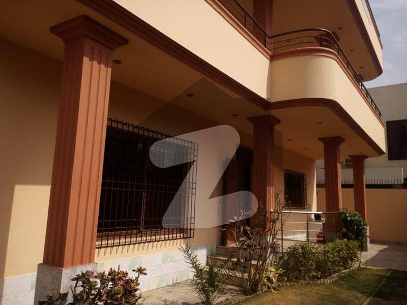 کینٹ کراچی میں 7 کمروں کا 1.4 کنال مکان 15 کروڑ میں برائے فروخت۔