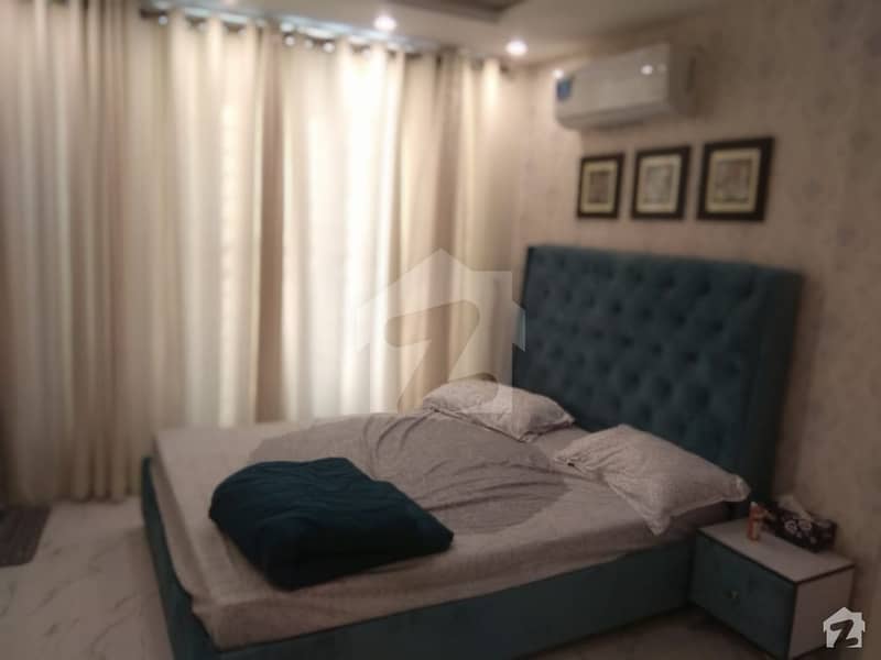 بحریہ ٹاؤن سیکٹر سی بحریہ ٹاؤن لاہور میں 1 کمرے کا 2 مرلہ فلیٹ 62 لاکھ میں برائے فروخت۔
