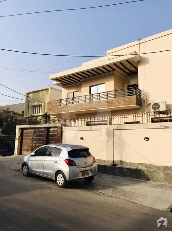 کے ڈی اے سکیم 1 کراچی میں 5 کمروں کا 10 مرلہ مکان 8 کروڑ میں برائے فروخت۔