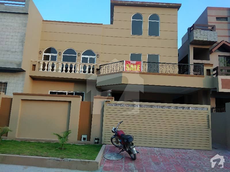میڈیا ٹاؤن ۔ بلاک ڈی میڈیا ٹاؤن راولپنڈی میں 6 کمروں کا 10 مرلہ مکان 2.85 کروڑ میں برائے فروخت۔