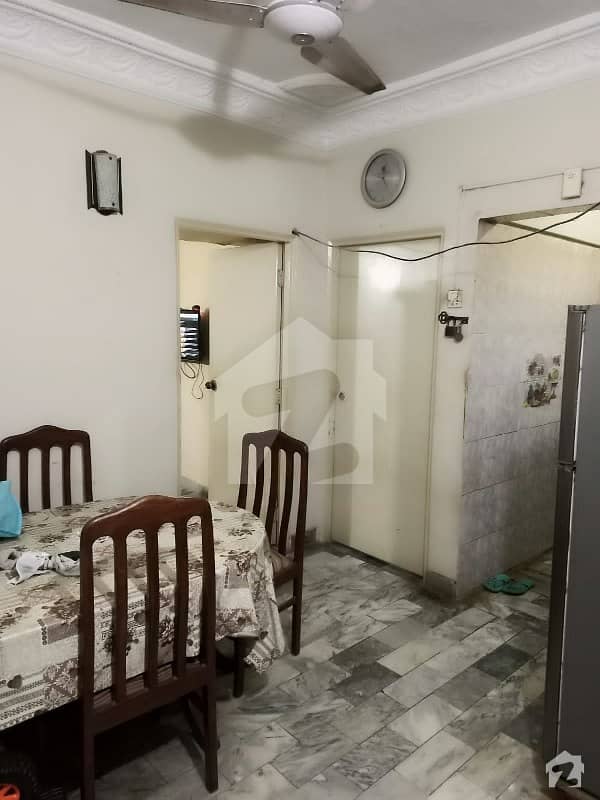 سیرینا موبائل مال بفر زون نارتھ کراچی کراچی میں 2 کمروں کا 3 مرلہ فلیٹ 35 لاکھ میں برائے فروخت۔