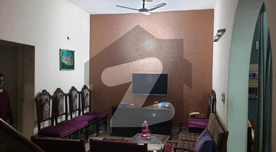 گلبرگ 2 گلبرگ لاہور میں 5 کمروں کا 7 مرلہ مکان 2 کروڑ میں برائے فروخت۔