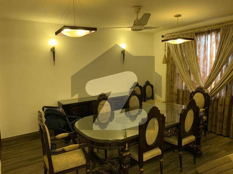 ڈی ایچ اے فیز 6 ڈی ایچ اے کراچی میں 6 کمروں کا 1 کنال مکان 9.75 کروڑ میں برائے فروخت۔