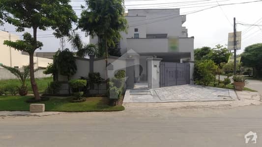 Triple Storey Corner Ideal House For Sale In UET Housing Society - Block A Triple Storey Corner Ideal House For Sale In UET Housing Society - Block A