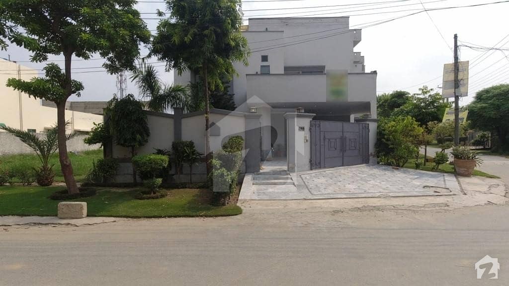 Triple Storey Corner Ideal House For Sale In UET Housing Society - Block A